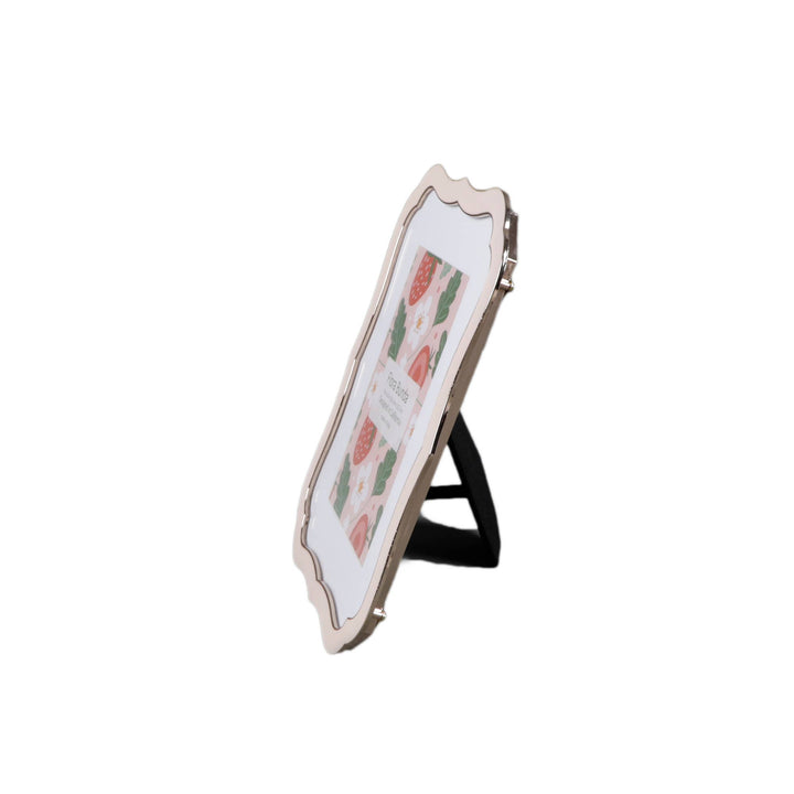 Scalloped Ceramic Picture Frame