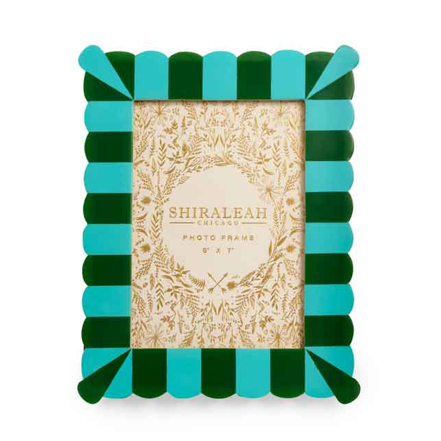 Viva Scalloped 5" x 7" Picture Frame